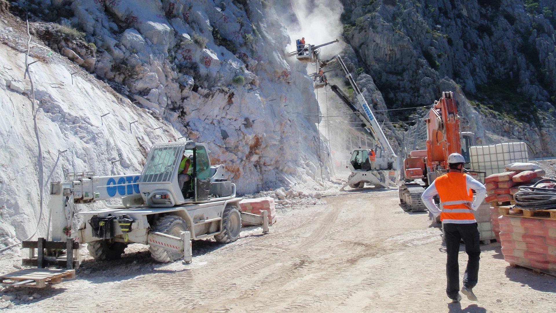 Izvođenje dijela radova na sanaciji dijela ceste uzrokovane odronom na državnoj cesti D 512, Makarska-Ravča (Predio Stupica) - 6